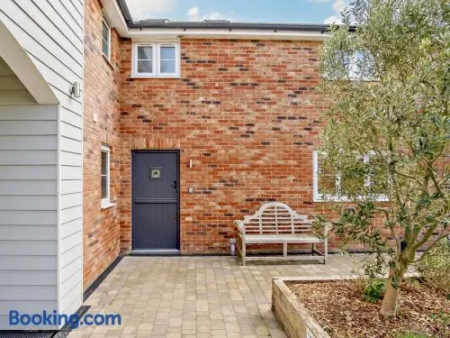4 Bed in Newport oc-90249 - Image 1