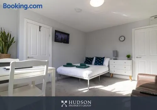 Donnington Apartments - Studio 5 - Image 1
