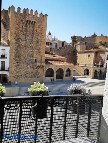 Apartamentos La Machacona Plaza Mayor recién reformados - Image 1