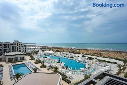 Sea Breeze Resort, Beachfront apartment with a balcony and sea view - Image 1
