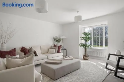 Premium Home Garden & Parking Nr Saunton Sands - Image 1