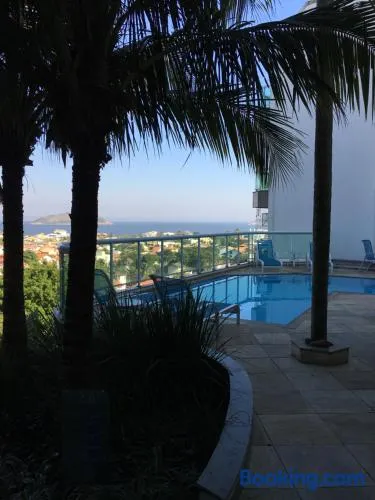 Apartamento linda vista, 200 metros da praia de camboinhas - Image 1