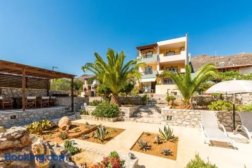 Faros Apartments - Image 1