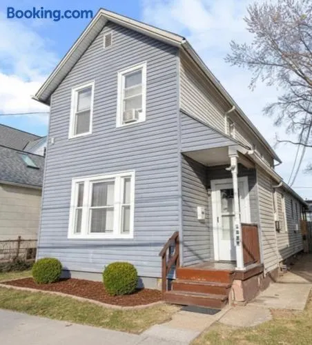5 Bedroom House in Tremont, near downtown, and Ohio City Whole - Image 1