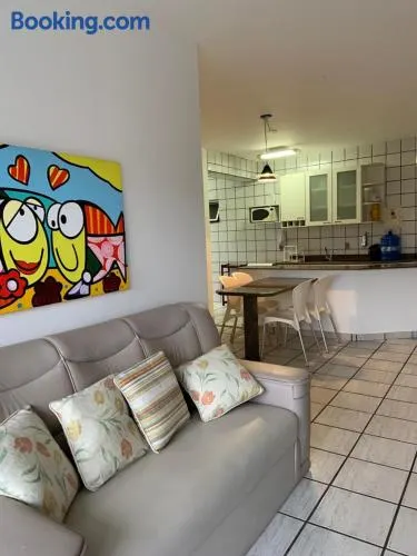 Apartamento Pé na Areia e águas tranquilas no centro de Guarapari - Image 1