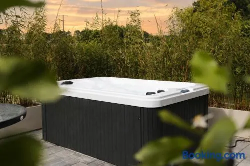 Loft chic avec Jacuzzi - Image 1