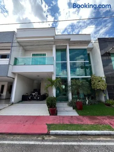 Mansão em Condomínio - Image 1