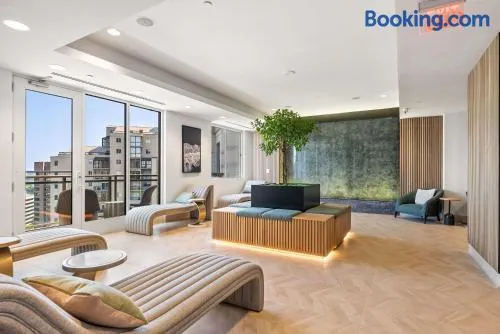 Spacious Apt W Gym in Building - Image 1