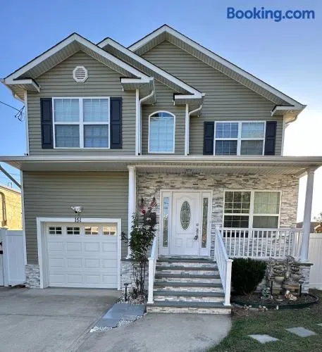 Beautiful Home in Freeport, New York 11520 - Image 1