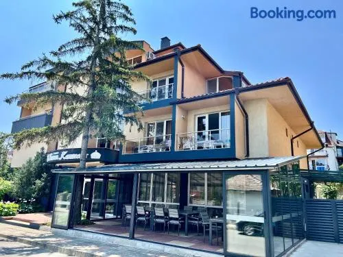 Family Hotel Kontesa - Image 1