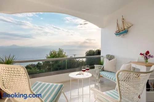 Lydia's Luxury Apartment - Image 1
