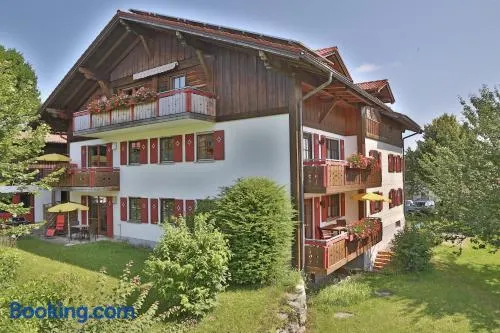 Appartamento adatto alle famiglie con sauna, giardino e terrazza | Vista sulla montagna | Adatto per il telelavoro - Image 1