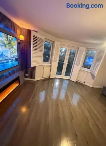 Peaceful Cozy Apartment, NO PARTY, Free Breakfast, No Pets - Image 1