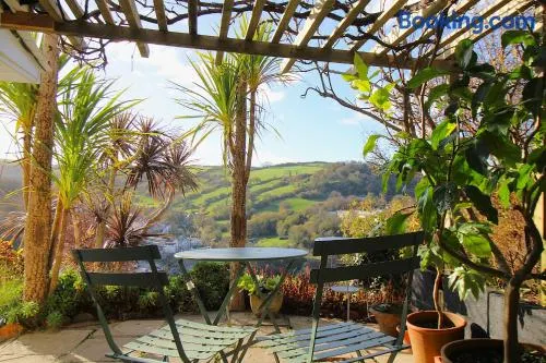 Clifftop Sanctury With Stunning Panoramic Bay View - Image 1