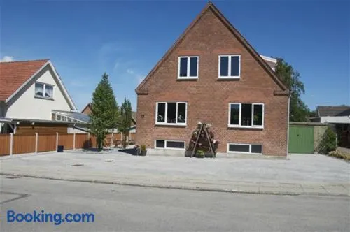 Ikast Bed & Kitchen - Image 1
