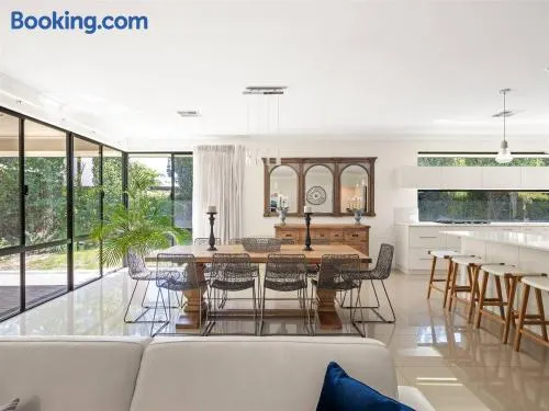 "Ile-de-Re" Generous Garden Home by the Beach - Image 1