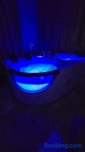 Delux Apartament z jacuzzi - Image 1