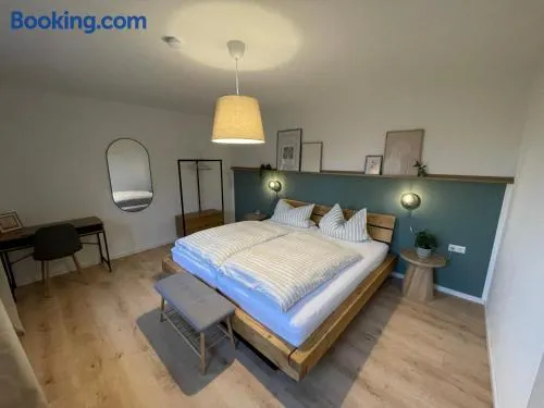 Appartamento con griglia e giardino | Ideale per lavorare da remoto | Accetta animali domestici - Image 1