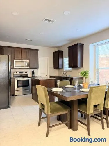 Bright Open Concept 4BR Home with Huge Backyard - Image 1