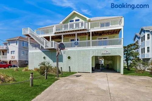 Large beachside house with ocean view, W/D, private hot tub & central AC - Image 1