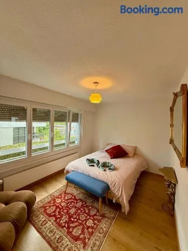 Studio chic et élégant avec Wi-Fi et Smart TV - Image 1