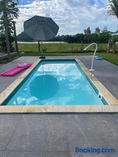 Casa com Piscina na Represa de Carlópolis - Image 1