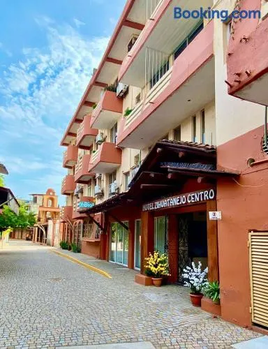 Hotel Zihuatanejo Centro - Image 1