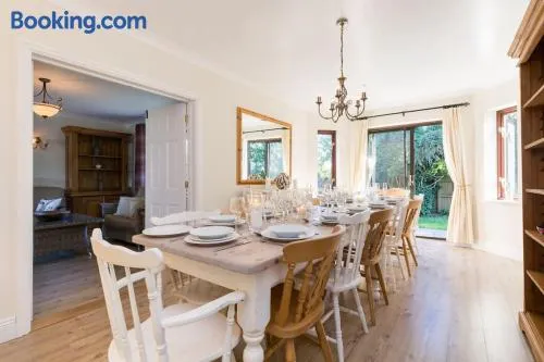 Stratford House - Perfect for a get together - Image 1