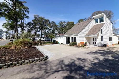 Shello Chalet, a quiet home close to the beach - Image 1