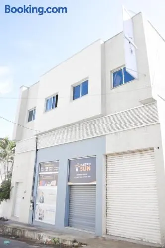 Apartamento quarto e sala em campo grande - Image 1