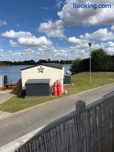 Stunning Clearwater Lake View Caravan - Image 1