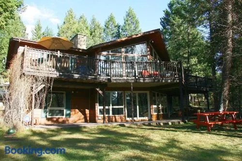 Falcon Cabin - Image 1