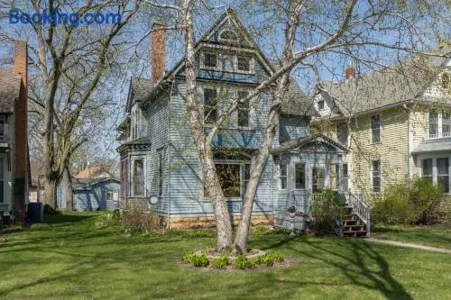 Laven House - Image 1
