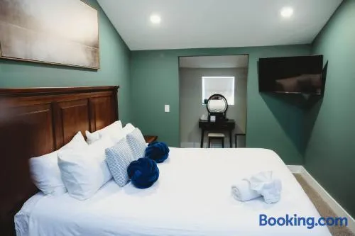 Buckeye Lake Cottage - Image 1