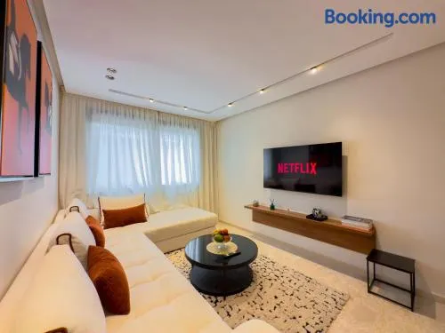 VIVASTAY Casablanca - Panoramic Luxury Studio Cheikh Khalifa Hospital near CFC - Image 1