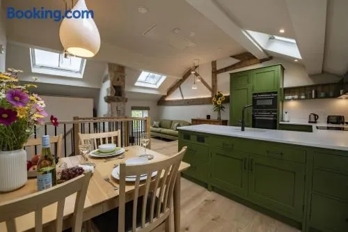 Lythe Barn - Image 1