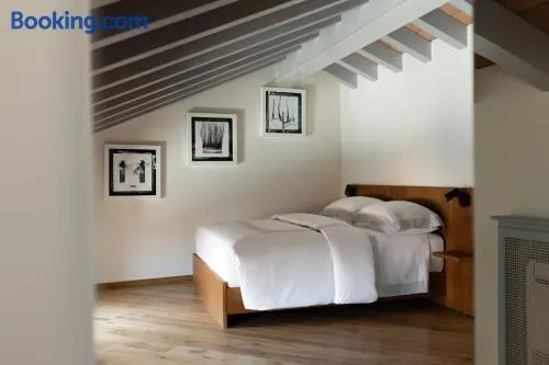 Dé Corner Rooms and Suites - Image 1