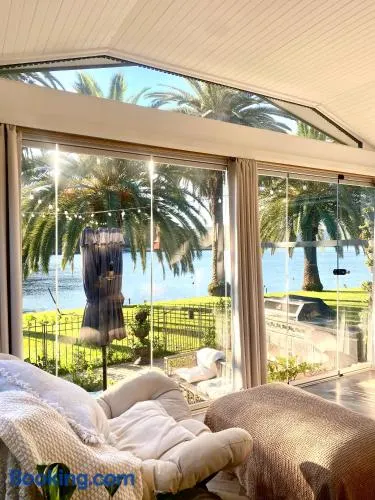 Glasshouse On The Water PET FRIENDLY - Image 1