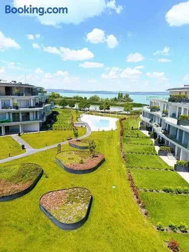 Szemesbay Serenity Apartman - Image 1