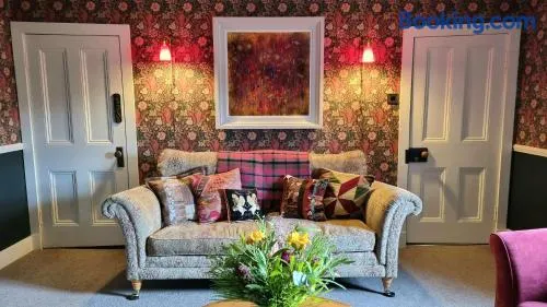 Luxury 3 Bedroom Cottage - Sleeps 6 - Image 1