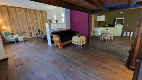 Liebevoll sanierte Altbauwohnung - Image 1