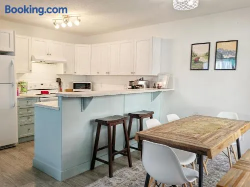Bright 3 bed 3 bath House in Radium Hot Springs - Image 1