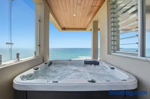 Serene Stay Breathtaking Beachfront with Spa - Image 1