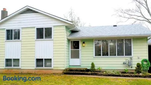 Relaxing 2-Bed Country Home Bruce Trail & Falls - Image 1