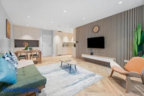 Luxury Home & Work Haven Comfort for Families - Image 1