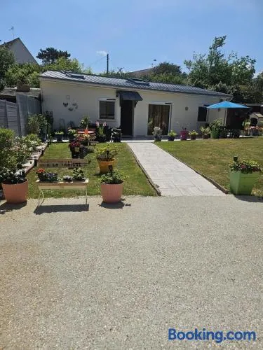 Maison confortable à Ver-sur-Mer avec jardin privé - Image 1