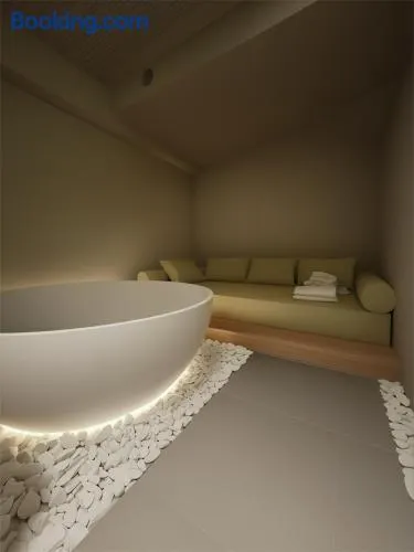 Hedonist SPA - Image 1