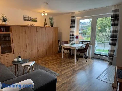 Strandnahe Ferienwohnung mit Pool Sauna und Balkon - Image 1