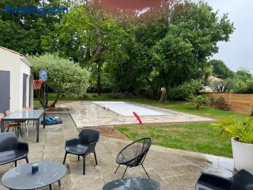 Maison Familiale 3 Ch. avec Jardin – La Rochelle - Image 1