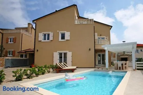 Villa ideal para familias con barbacoa, sauna y terraza | Vistas al agua - Image 1